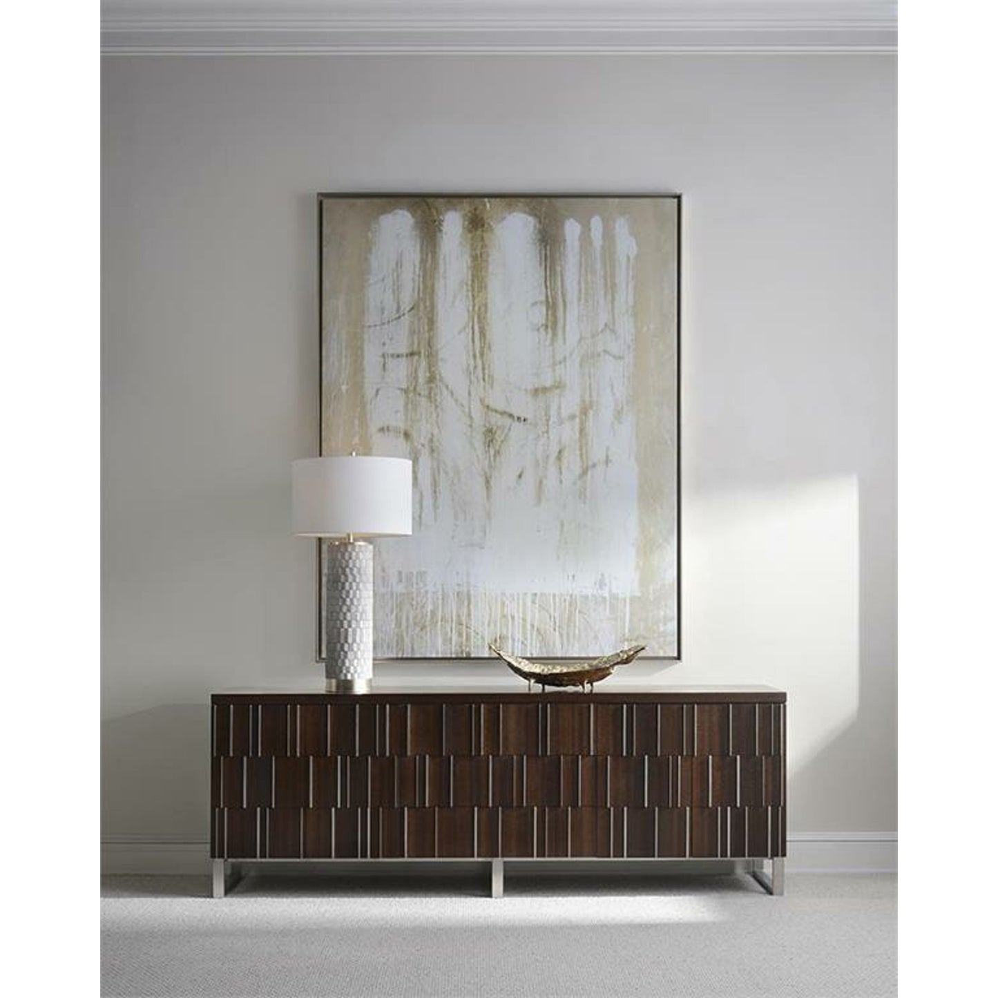 001 SR-771671 | Lifestyle | Cast Stone Table Lamp by John-Richard in gold, stone wash. Made from iron in a modern style.