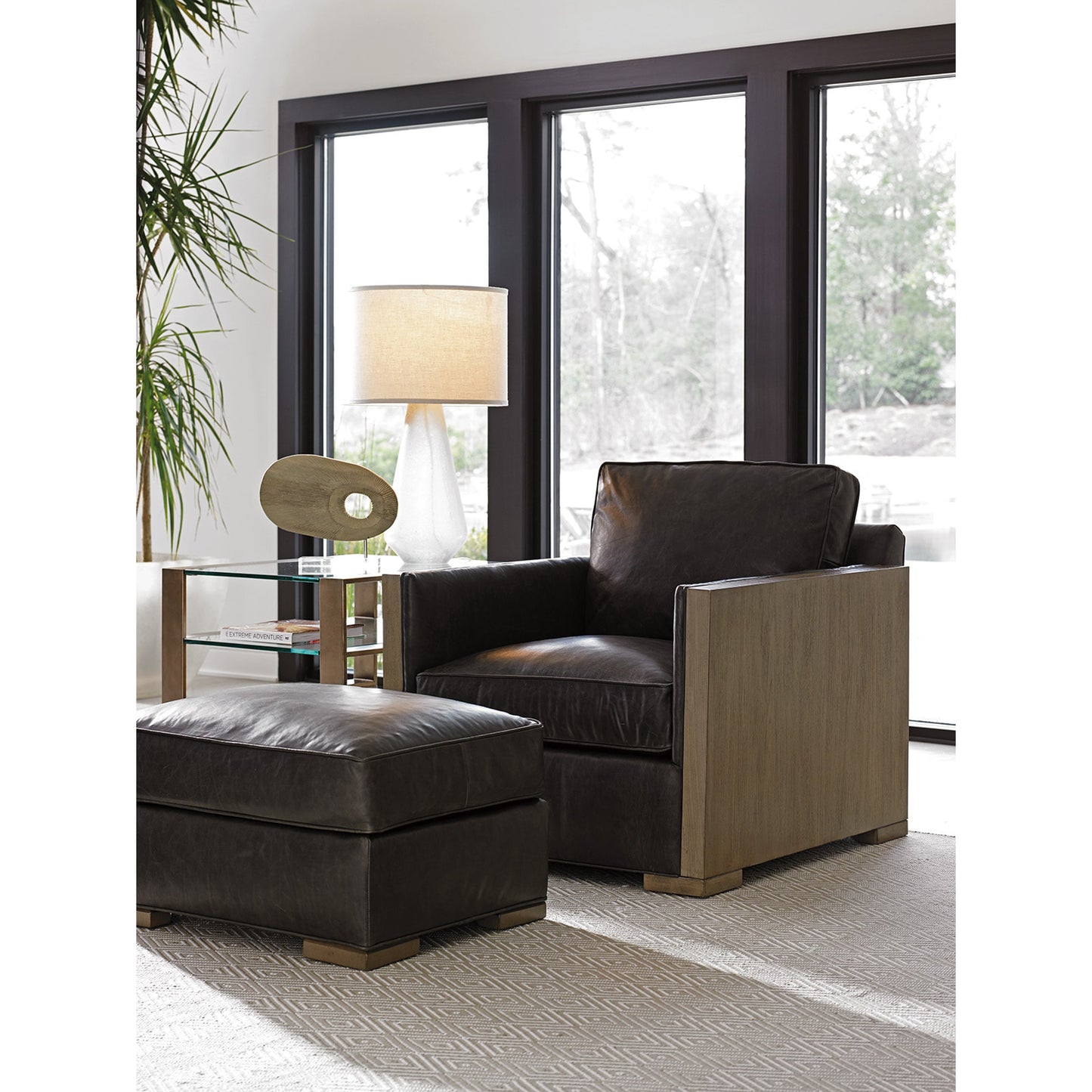 003 SR-835304 | Lifestyle | Delshire Leather Chair by Lexington in black. Made from unique in a modern style.