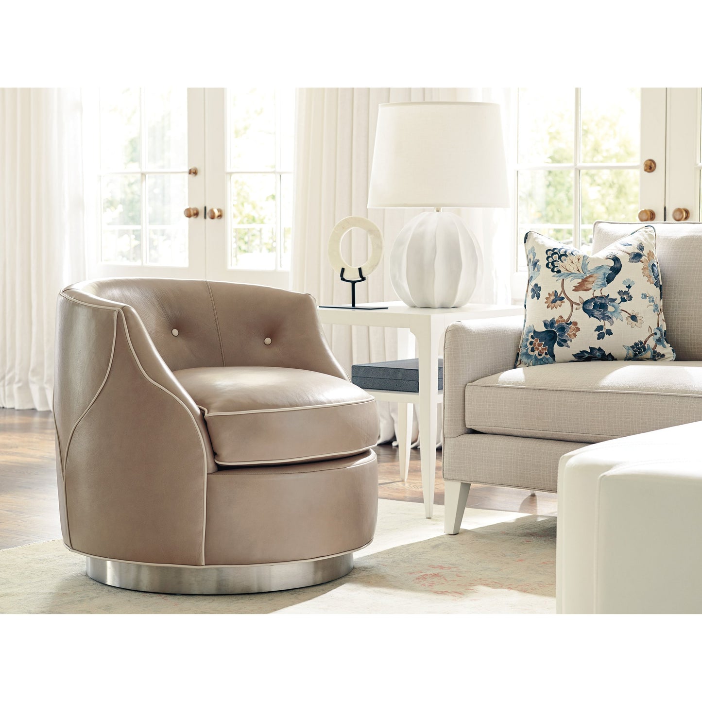 003 SR-835627 | Lifestyle | Roberston Leather Swivel Chair by Lexington in taupe. Made from unique in a modern style.