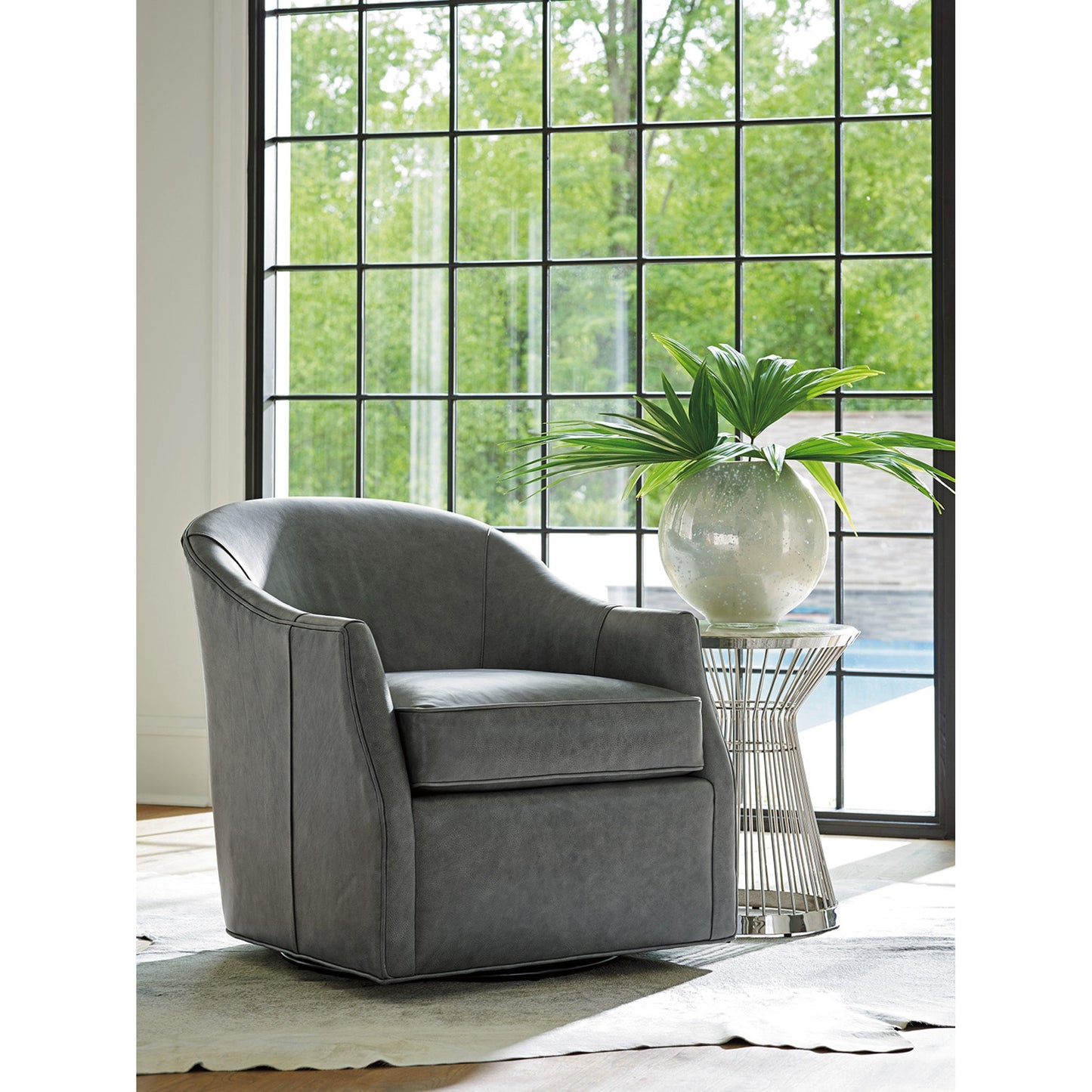 010 SR-835521 | Lifestyle | Martini Stainless Accent Table by Lexington in polished silver. Made from unique in a modern style.