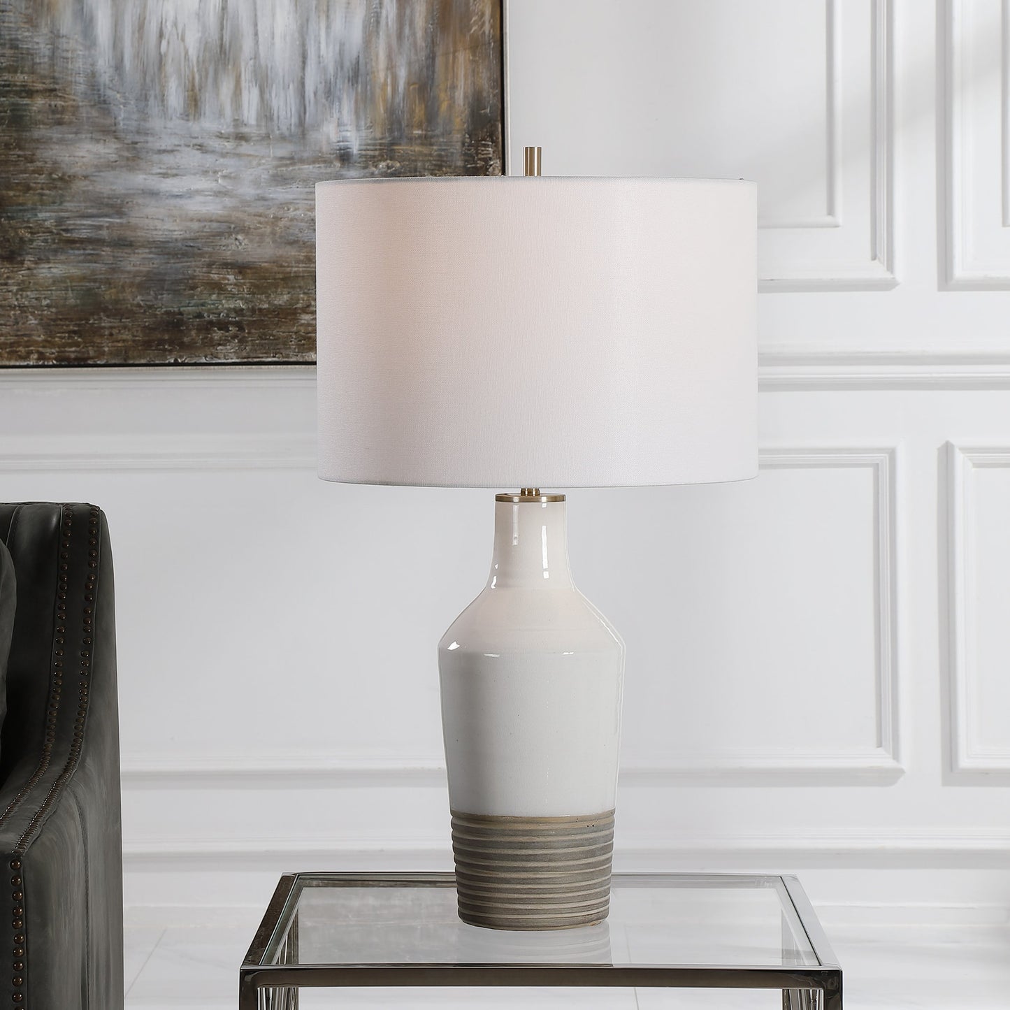 005 SR-824222 | Lifestyle | Dakota Crackle Table Lamp by Uttermost in white. Made from ceramic, steel in a coastal style.