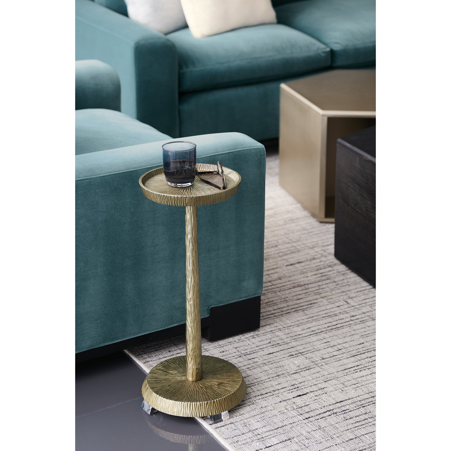 002 SR-845842 | Lifestyle | Remix Metal Spot Table by Caracole in natural and bronze gold metal. Made from cast metal in a eclectic & global style.