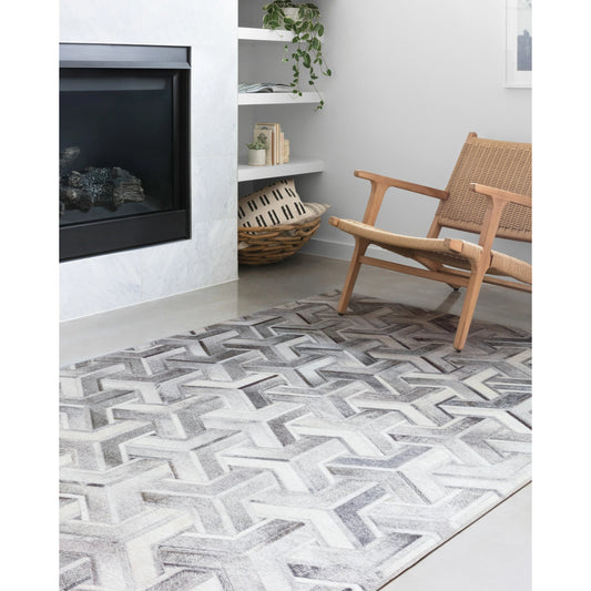 Maddox MAD-05 Rug by Loloi in silver, ivory. Made from 100% polyester in a modern style.