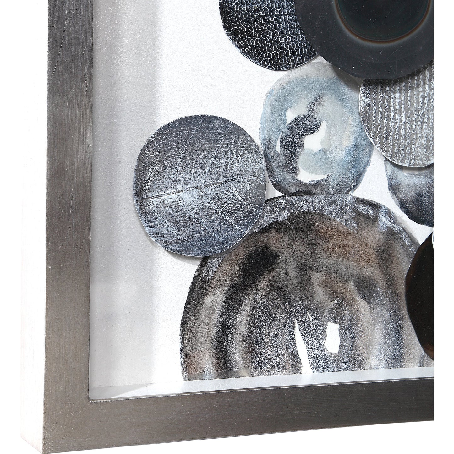 003 SR-388888 | Lifestyle | Kella Shadow Box by Uttermost in silver. Made from pinewood, mdf, glass, iron, acrylic in a eclectic & global style.