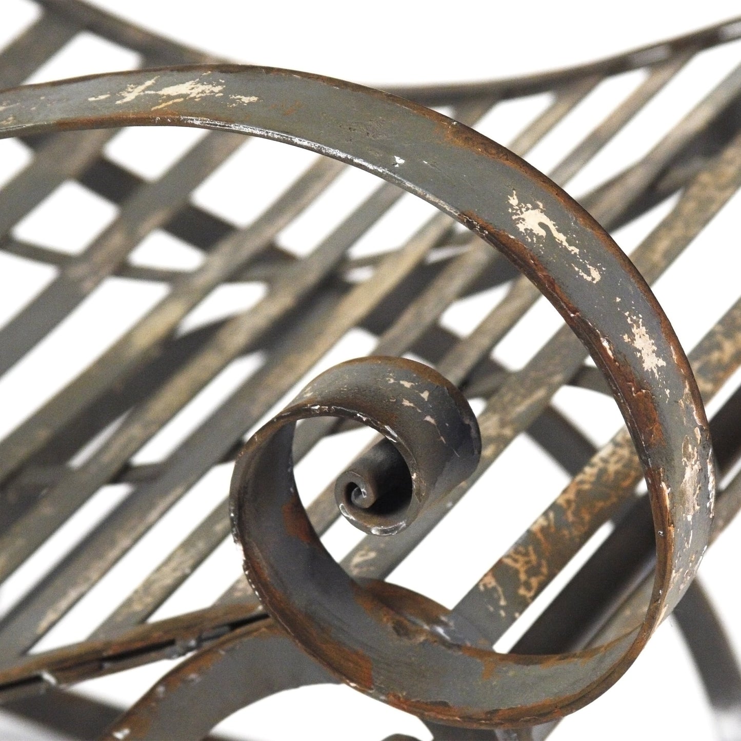 005 S-337366 | Closeup | Iron Rocking Chair by Zentique in rustic zinc and iron. Made from iron in a modern style.