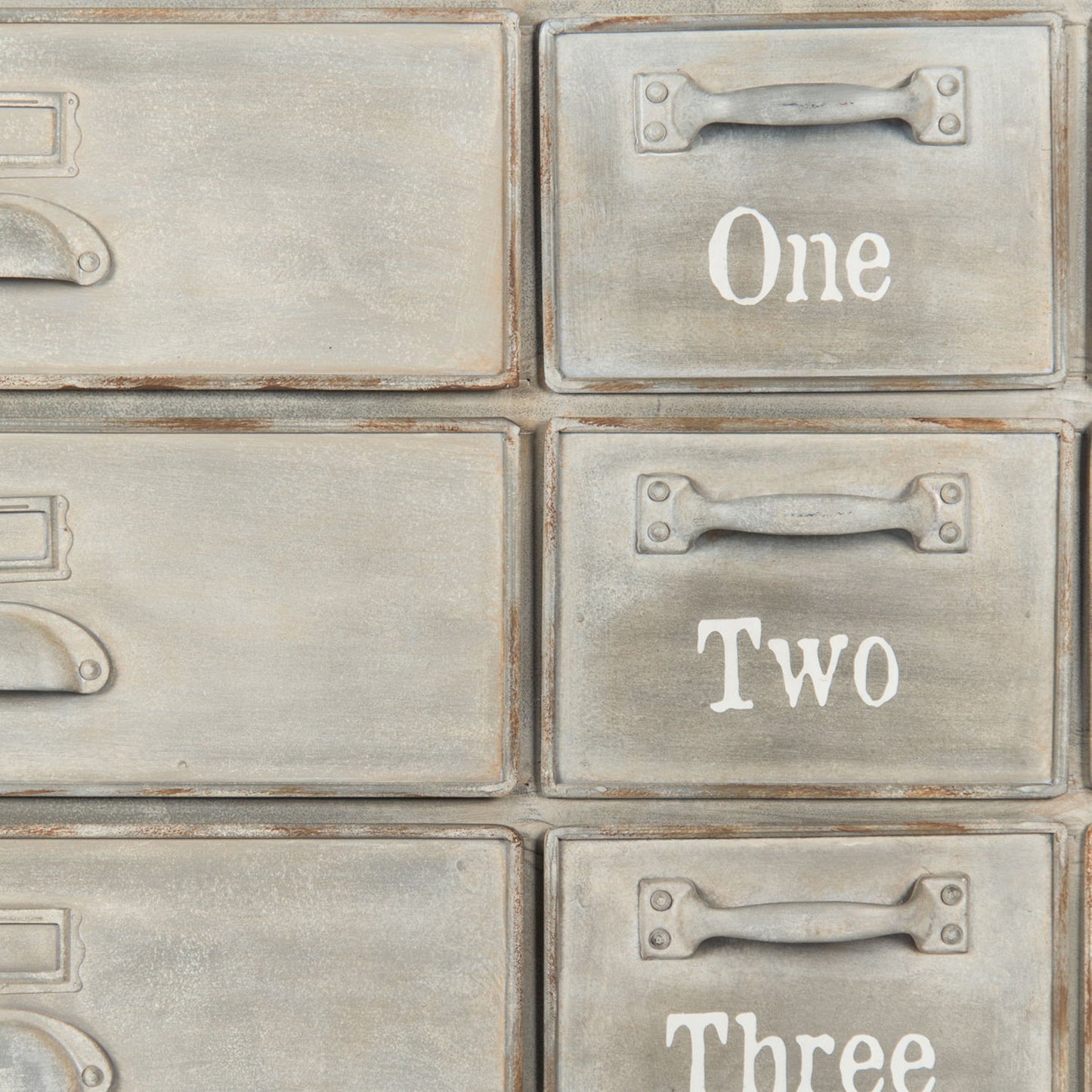 003 S-337995 | Closeup | Oscar Cabinet by Zentique in antique beige and iron. Made from iron in a modern style.