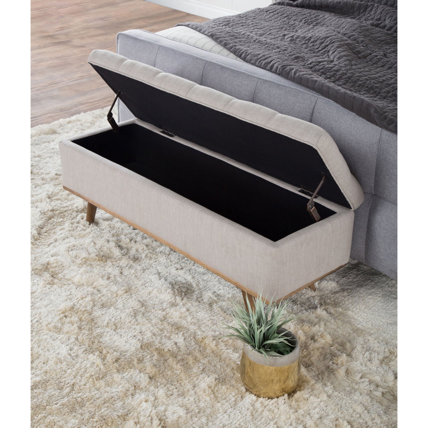 006 SR-897827 | Lifestyle | Stimpson Storage Bench by Kosas Home in french beige. Made from solid wood, upholstered in: 57% polyester, 25% viscose, 18% linen in a transitional style.