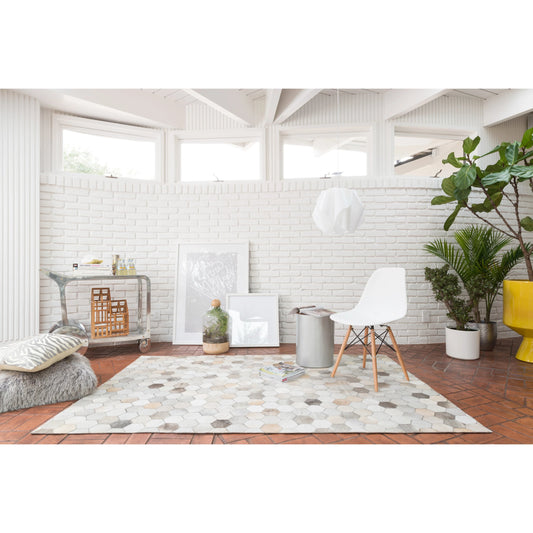 Promenade PO-02 Rug by Loloi in gray. Made from 100% cowhide in a modern style.