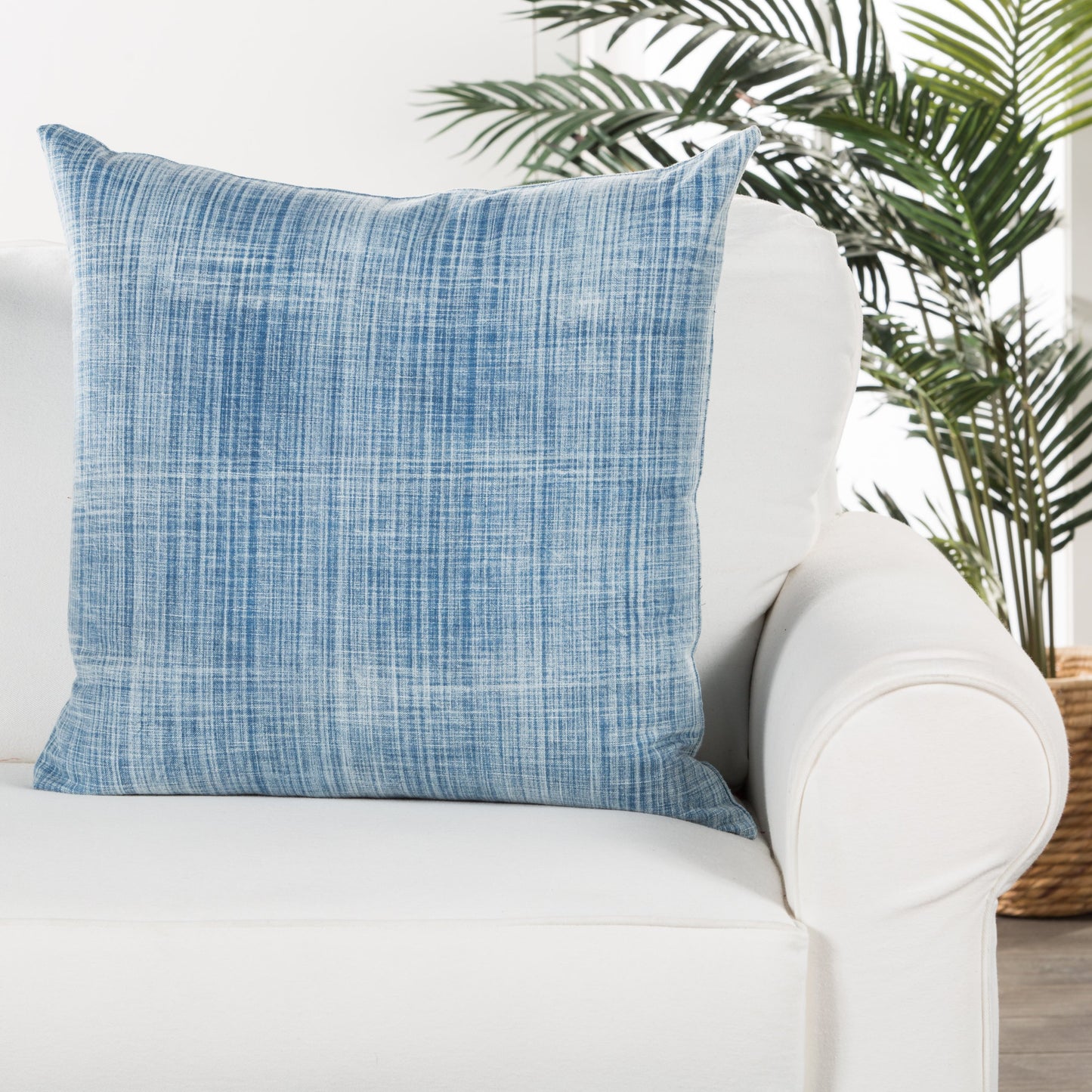 003 SR-699239,SR-699240 | Closeup | Revolve ROV01 Pillow by Jaipur Living in blue, white. Made from 100% cotton in a coastal style.