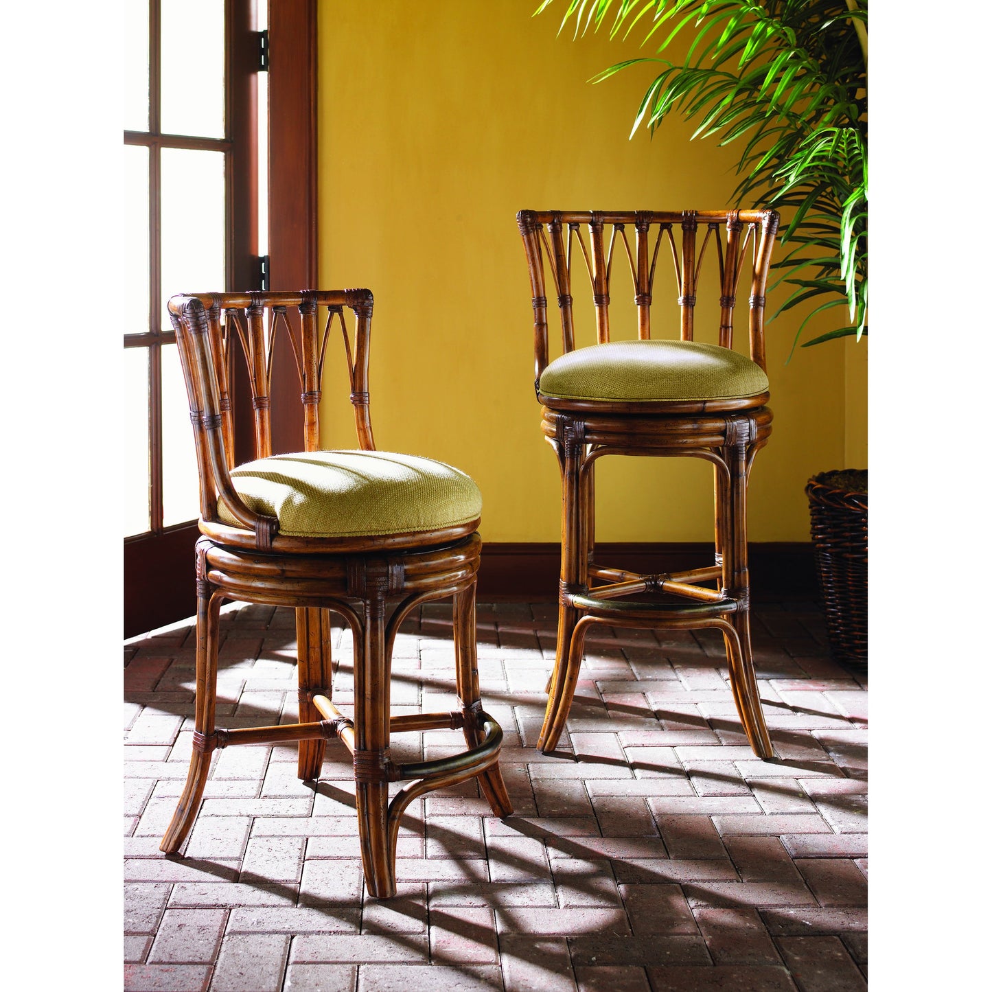 002 SR-836450 | Lifestyle | South Beach Swivel Bar Stool by Tommy Bahama Home. Made from unique in a coastal style.