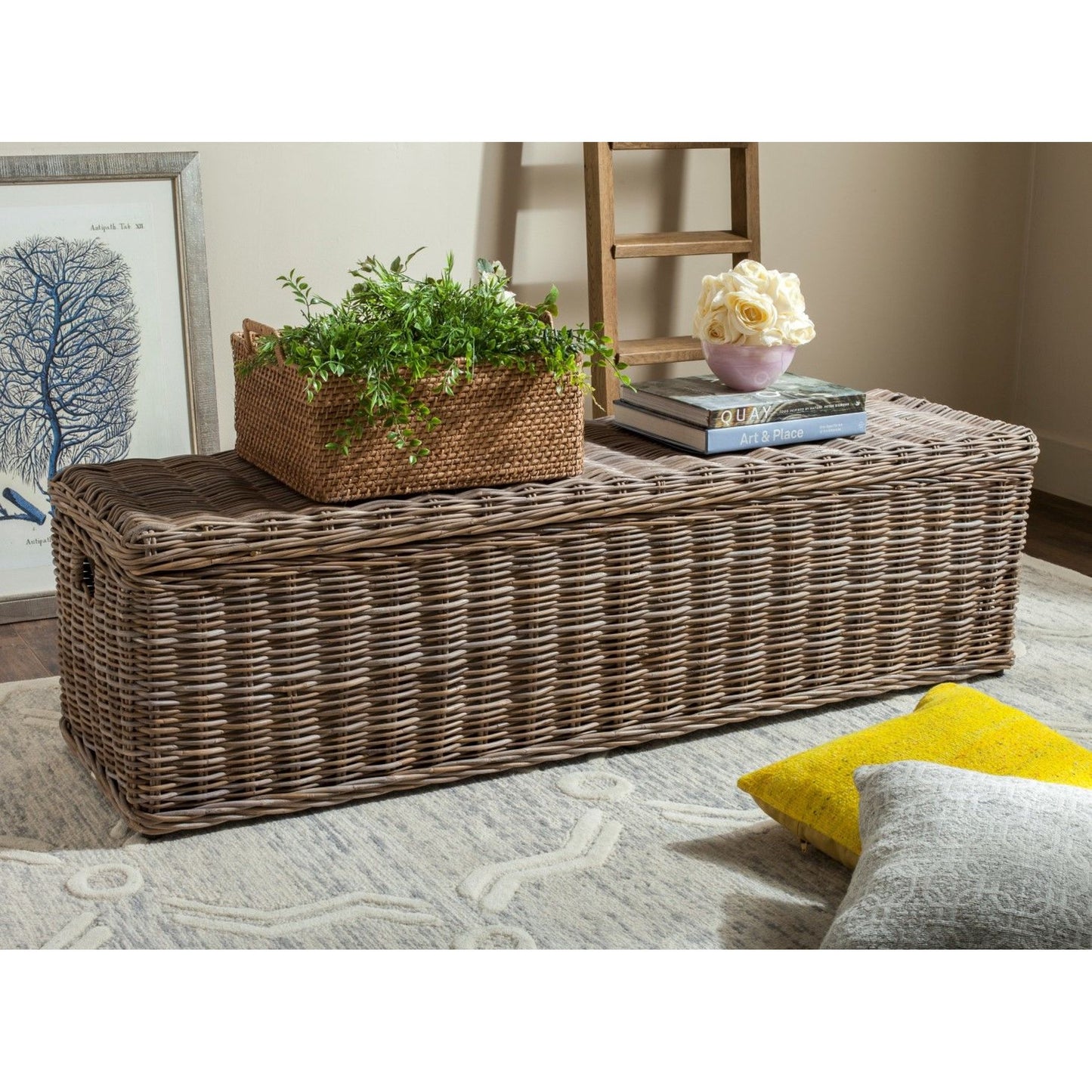 004 O-SAFAVIEH-SEA7017A | Lifestyle | Lassen Trunk by HedgeApple Essentials in gray. Made from mahagony cotton in a modern style.