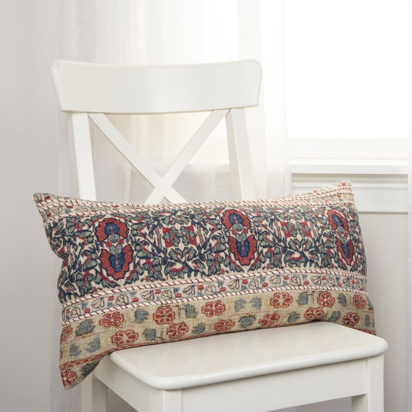 004 SR-870700,SR-886111 | Lifestyle | Trego Pillow by HedgeApple Essentials in multi. Made from unique in a transitional style.