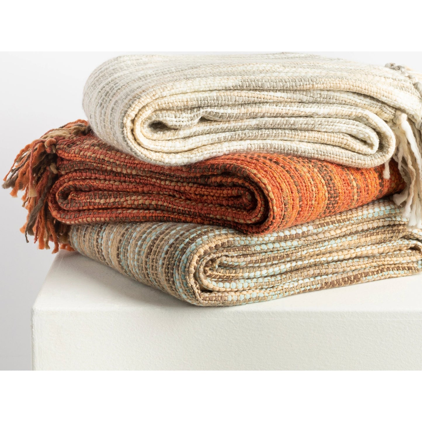 004 O-SURYA-TEE1008-5578 | Lifestyle | Teegan - 9775 by Surya in coral, olive, beige. Made from 100% acrylic in a traditional style.