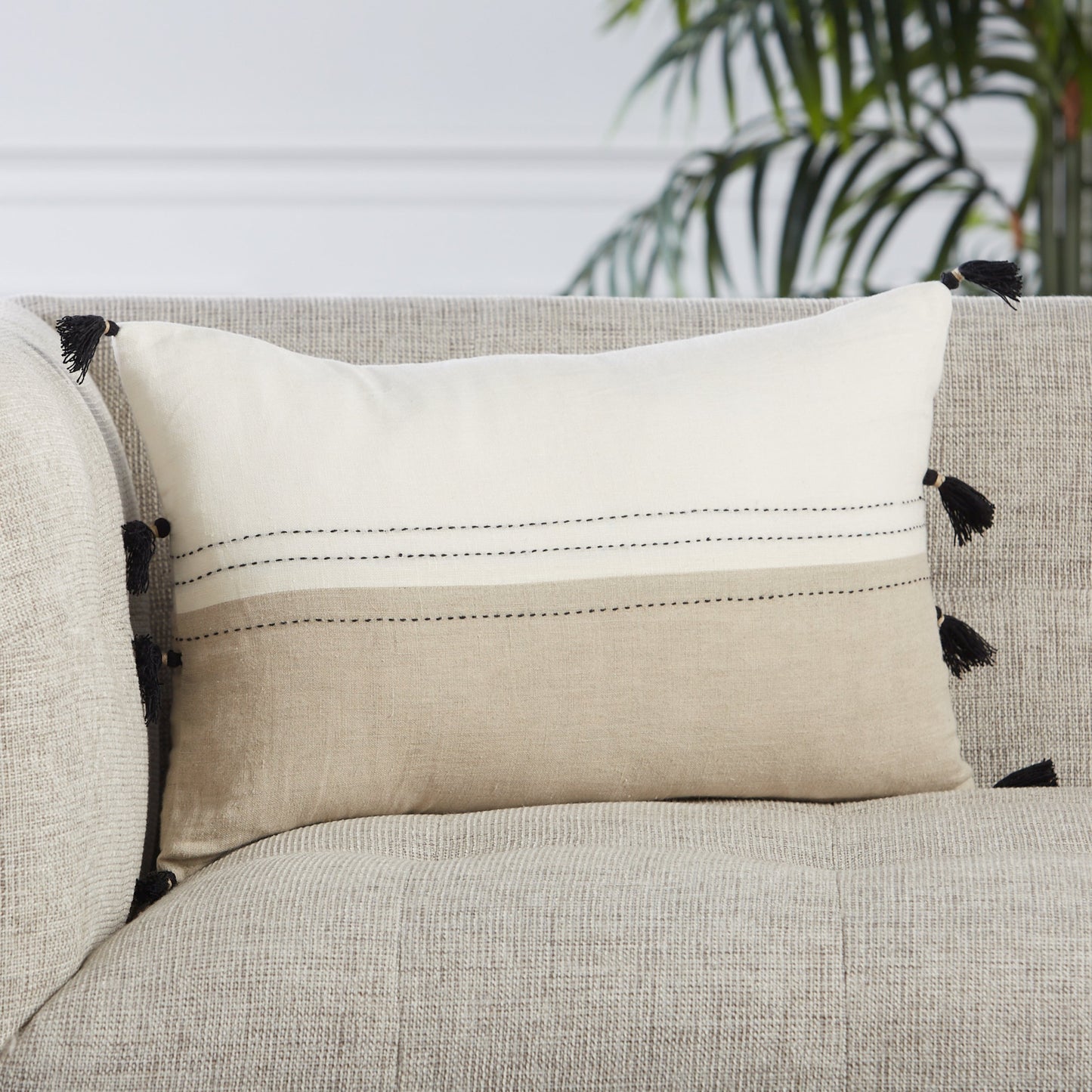 003 SR-861856,SR-861857 | Closeup | Taiga TGA01 Pillow by Jaipur Living in white, beige. Made from 100% linen in a rustic style.