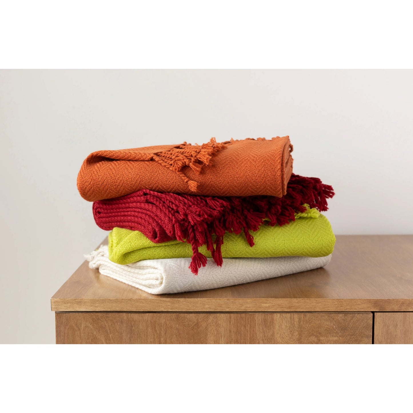 037 O-SURYA-TUR8403-5060 | Lifestyle | Turner - 29989 by Surya in rust. Made from 100% acrylic in a traditional style.