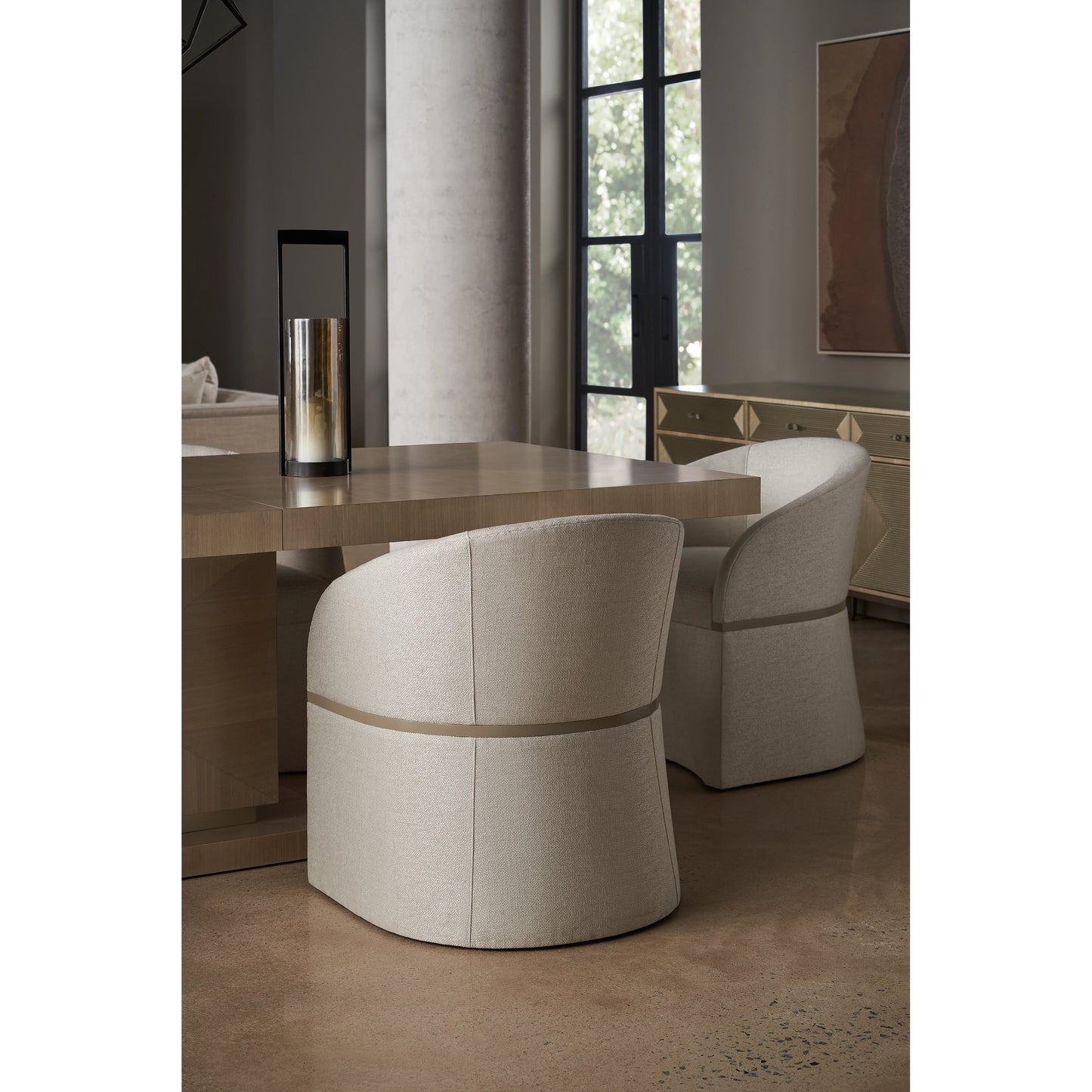 005 SI-1956001 | Lifestyle | Dune by Caracole in ivory, pearl and radiant pearl. Made from birch in a modern style.