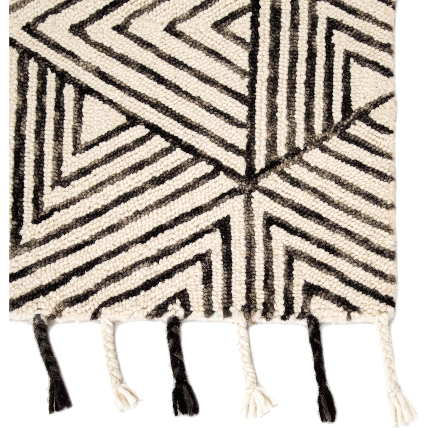 004 SR-783560 | Closeup | Vera by Nikki Chu VNK01 Rug by Jaipur Living in ivory, gray. Made from 100% wool in a unique style.