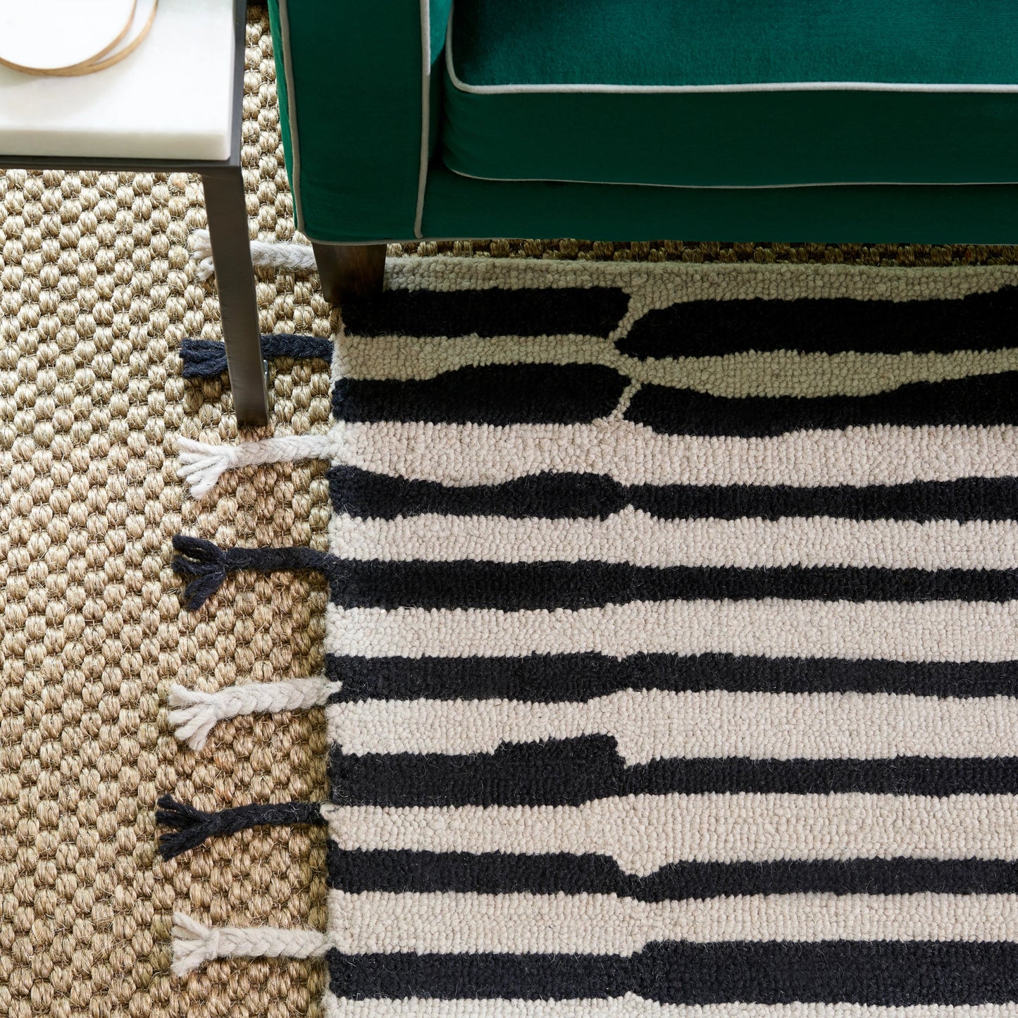 005 SR-783612,SR-783613,SR-783614,SR-783615 | Closeup | Vera by Nikki Chu VNK08 Rug by Jaipur Living in black, ivory. Made from 100% wool in a unique style.