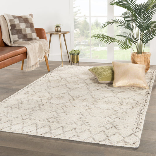 Zuri ZUI01 Rug by Jaipur Living in turtledove, walnut. Made from 100% handspun wool in a unique style.