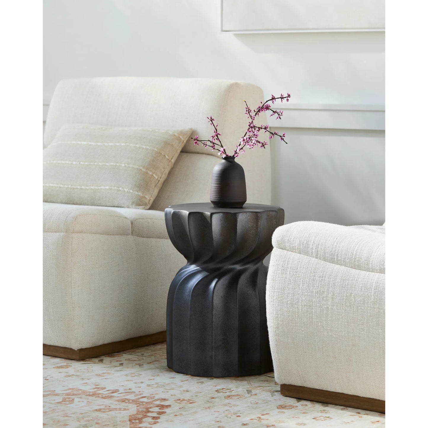 018 SI-2167409 | Lifestyle | Alexia Indoor/Outdoor End Table by Livabliss. Made from ceramic in a modern style.