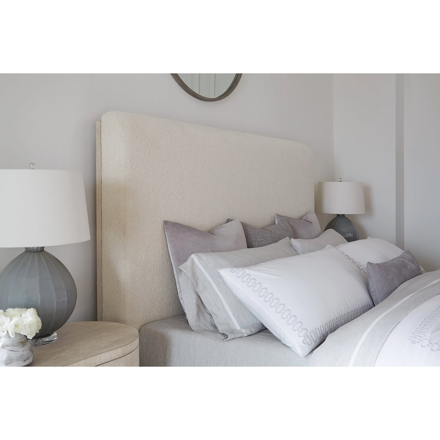010 SI-2133693,SI-2133695 | Lifestyle | Modern Mood Upholstered Panel Bed by Hooker Furniture in inverness natural. Made from oak veneers, fabric, metal in a modern style.