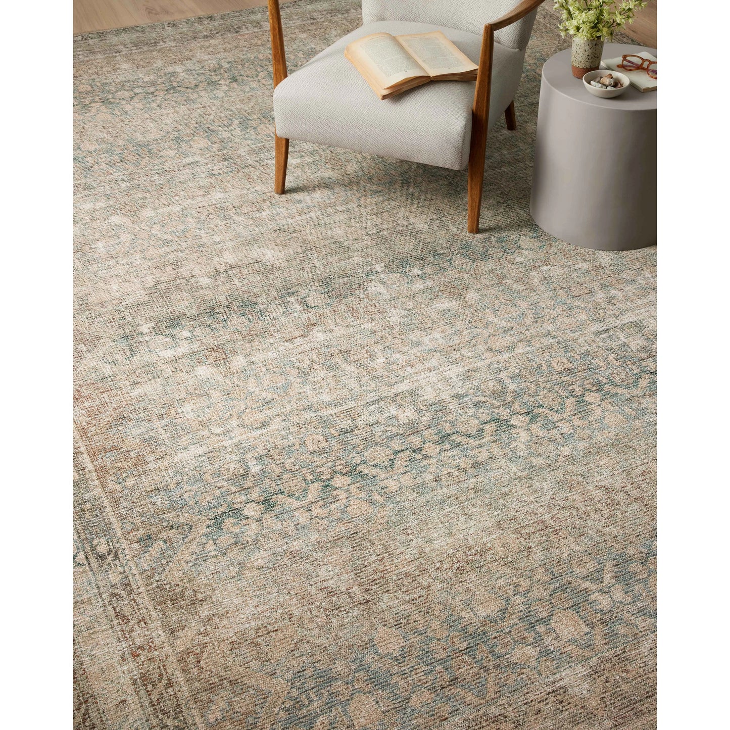 018 SI-2018279,SI-2018280,SI-2018281,SI-2018285,SI-2018287,SI-2018289,SI-2018290,SI-2018291 | Lifestyle | Aubrey AUB-03 Rug by Angela Rose x Loloi. Made from 100% polyester in a unique style.