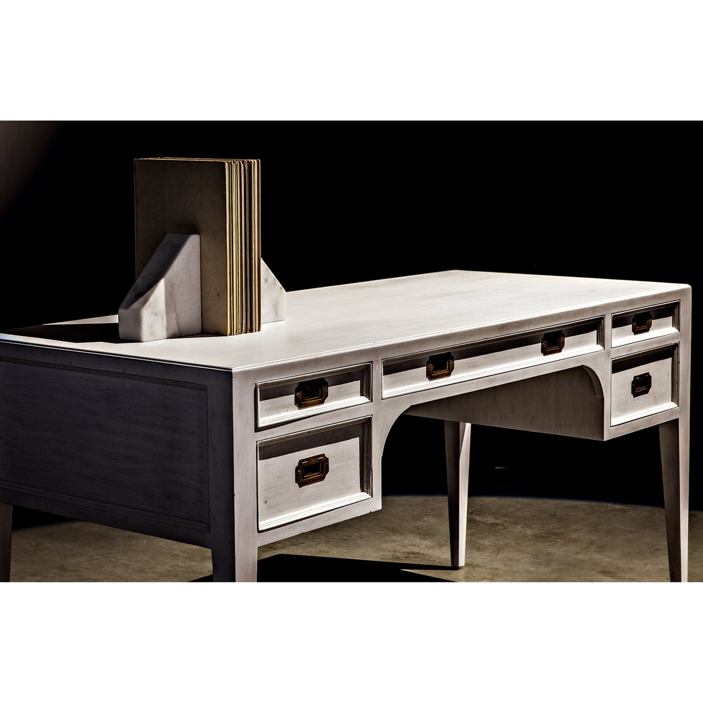 002 SI-2130218 | Lifestyle | Slide Bookends by Noir in natural. Made from bianco crown marble in a modern style.