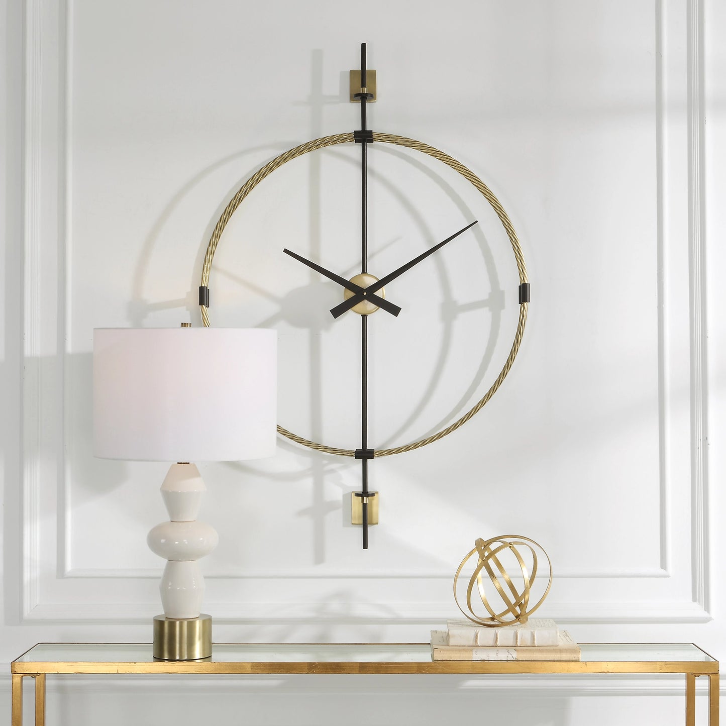 004 SI-1981157 | Lifestyle | Time Flies Wall Clock by Uttermost in brushed brass, satin black. Made from iron in a modern style.