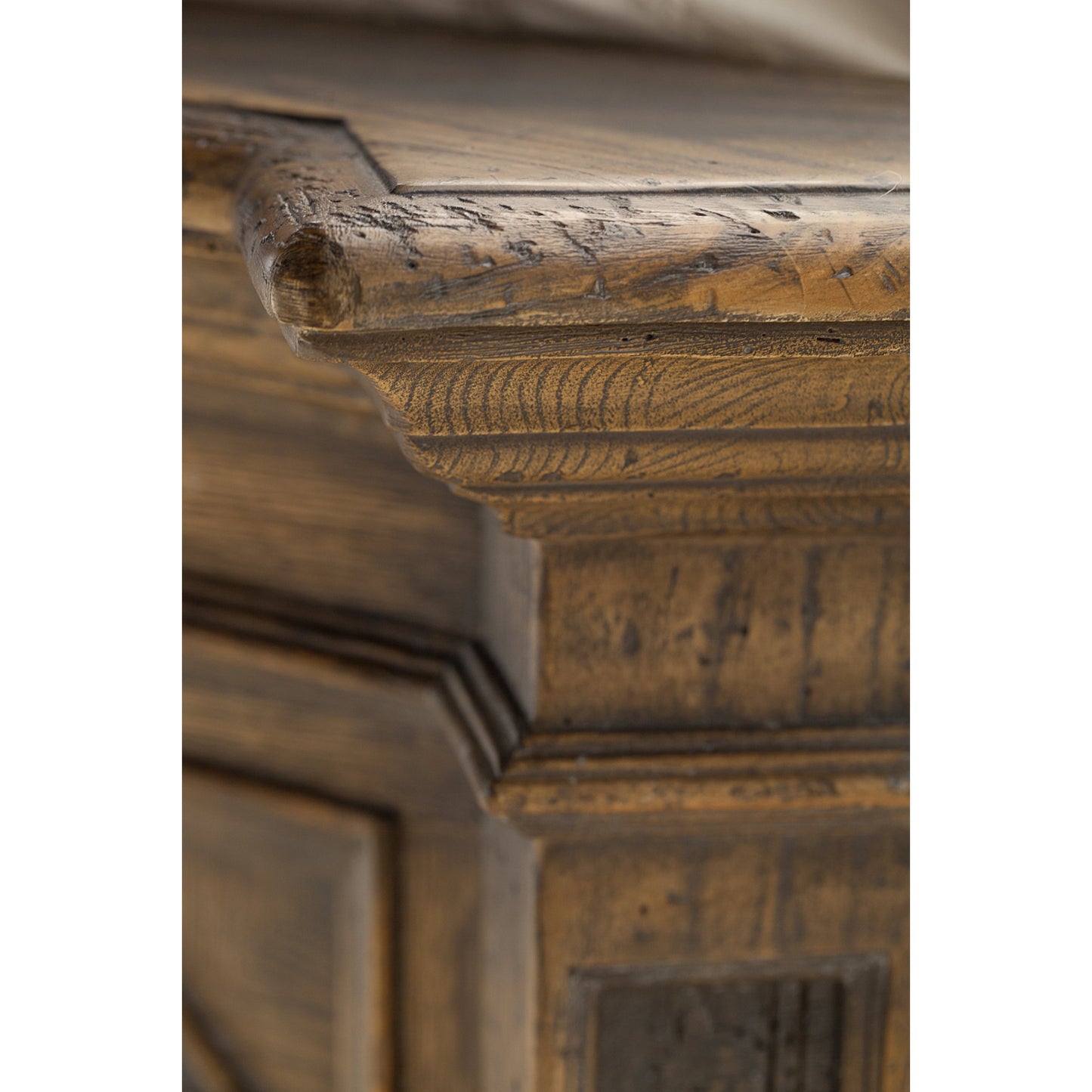 002 SI-1750005 | Closeup | Woodcreek Mansion Bed by Hooker Furniture in saddle brown. Made from white oak veneers with resin in a traditional style.
