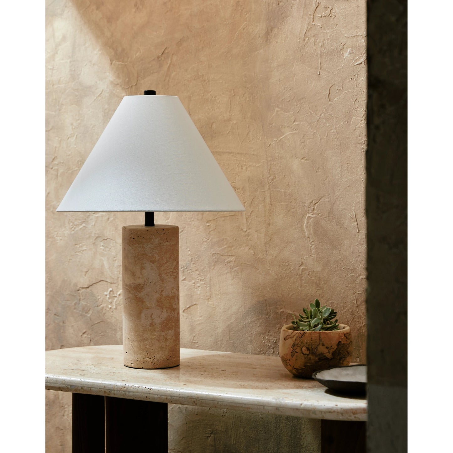 003 SI-2132236 | Lifestyle | Agate Lamp - 499305 by Surya in white, beige, black, metallic gold. Made from body: travertine, shade (outside): linen, shade (inside): polystyrene, finial: metal in a modern style.