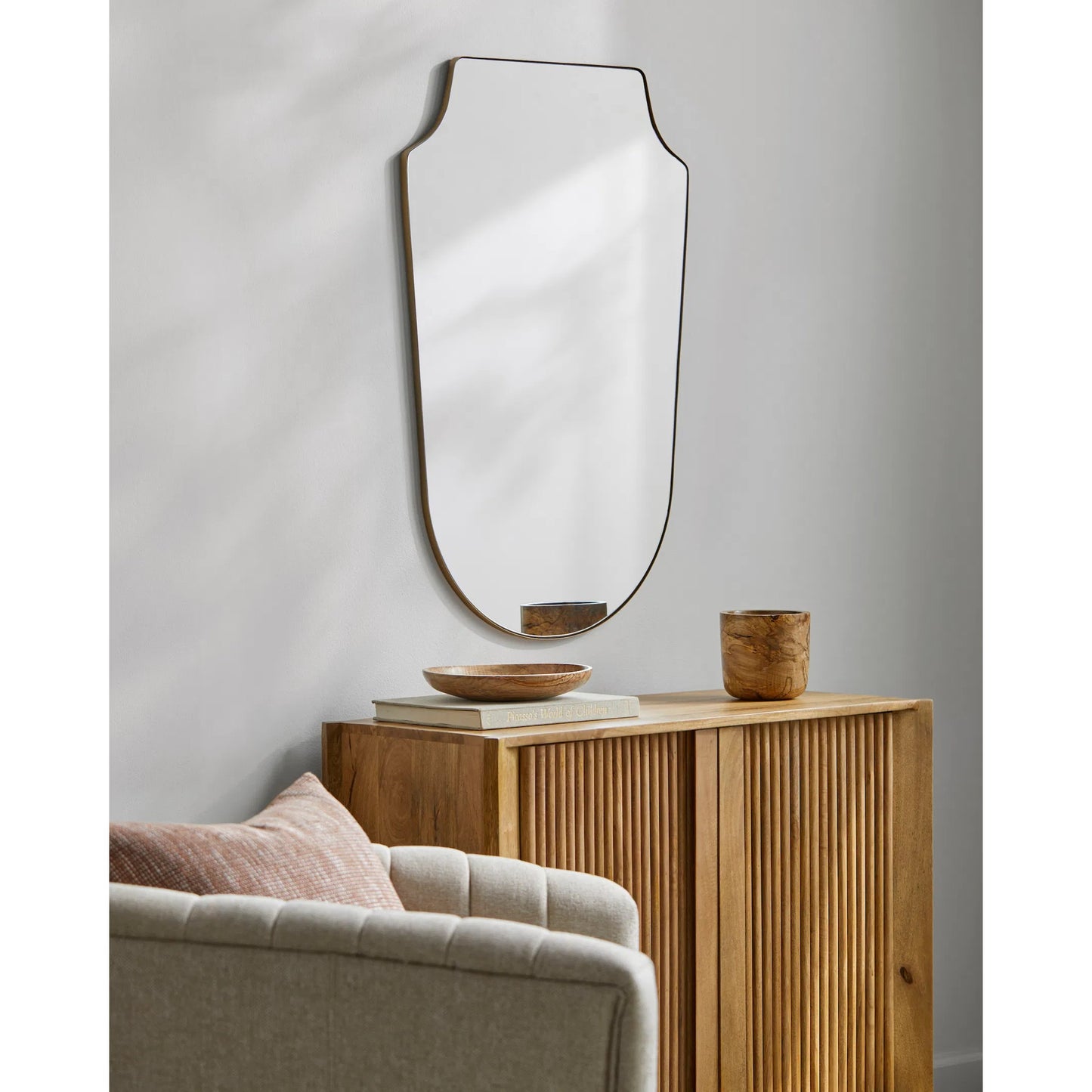 002 SI-2099887 | Lifestyle | Ajanta Mirror by Livabliss in frame: gold and powder coated. Made from aluminum in a modern style.