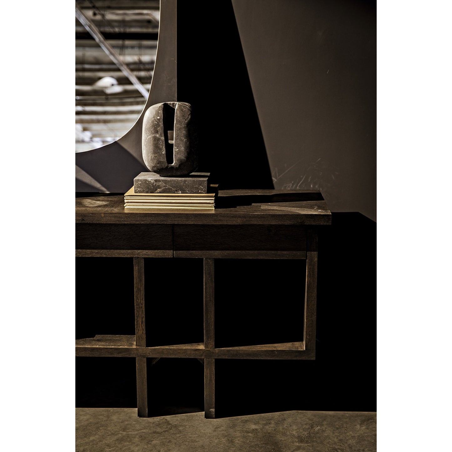 008 S-334949 | Lifestyle | Juno Sculpture by Noir in black marble. Made from marble in a modern style.