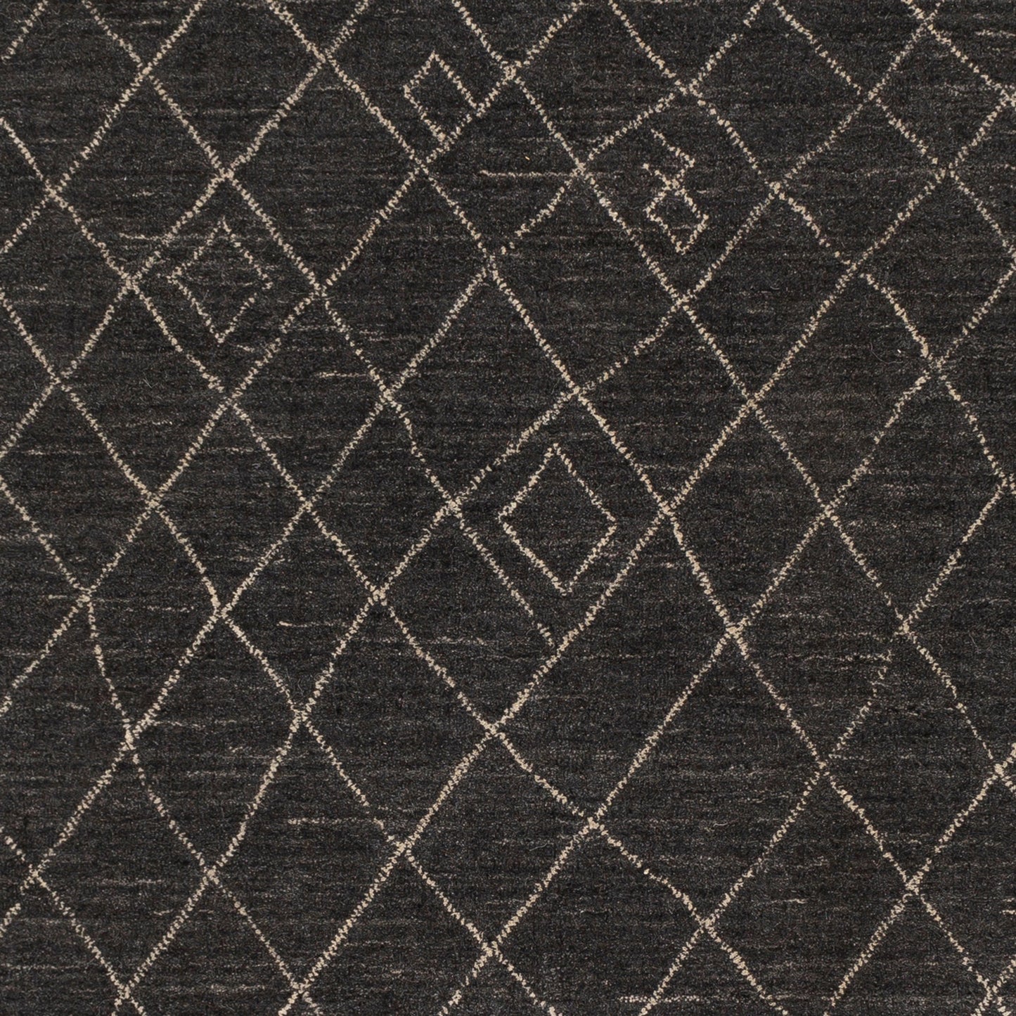 006 SI-1876591,SI-1876593 | Closeup | Arlequin Rug - 30026 by Surya in black, ivory. Made from 60% wool, 40% viscose in a unique style.