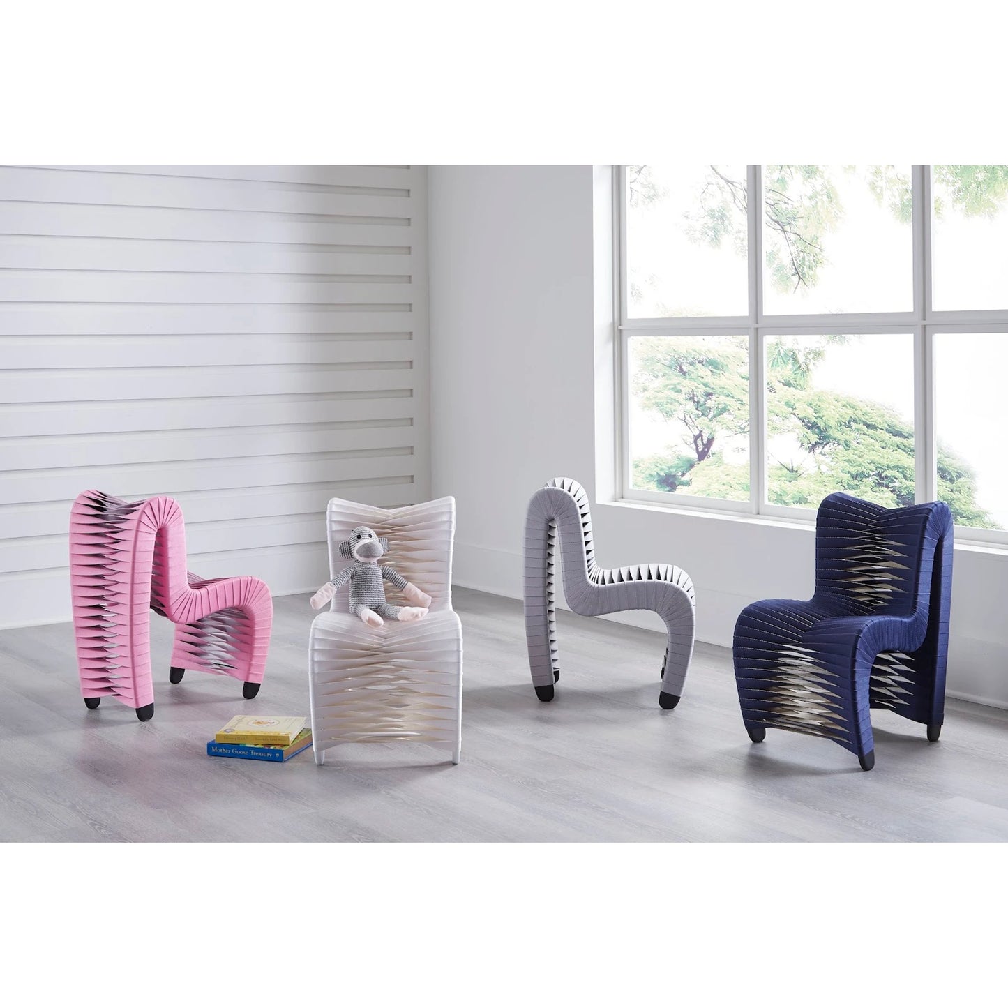 011 SI-2065481 | Lifestyle | Seat Belt Chair by Phillips Collection. Made from nylon metal, iron, wood in a modern style.