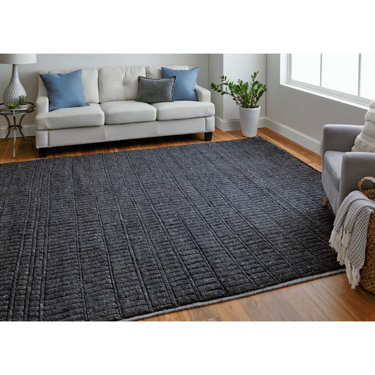 008 SI-2159065,SI-2159066,SI-2159067,SI-2159068,SI-2159071,SI-2159314 | Lifestyle | Vesper Transitional Solid Rug - T20T6036 by Thom Felicia by Feizy Rugs in black. Made from wool in a unique style.