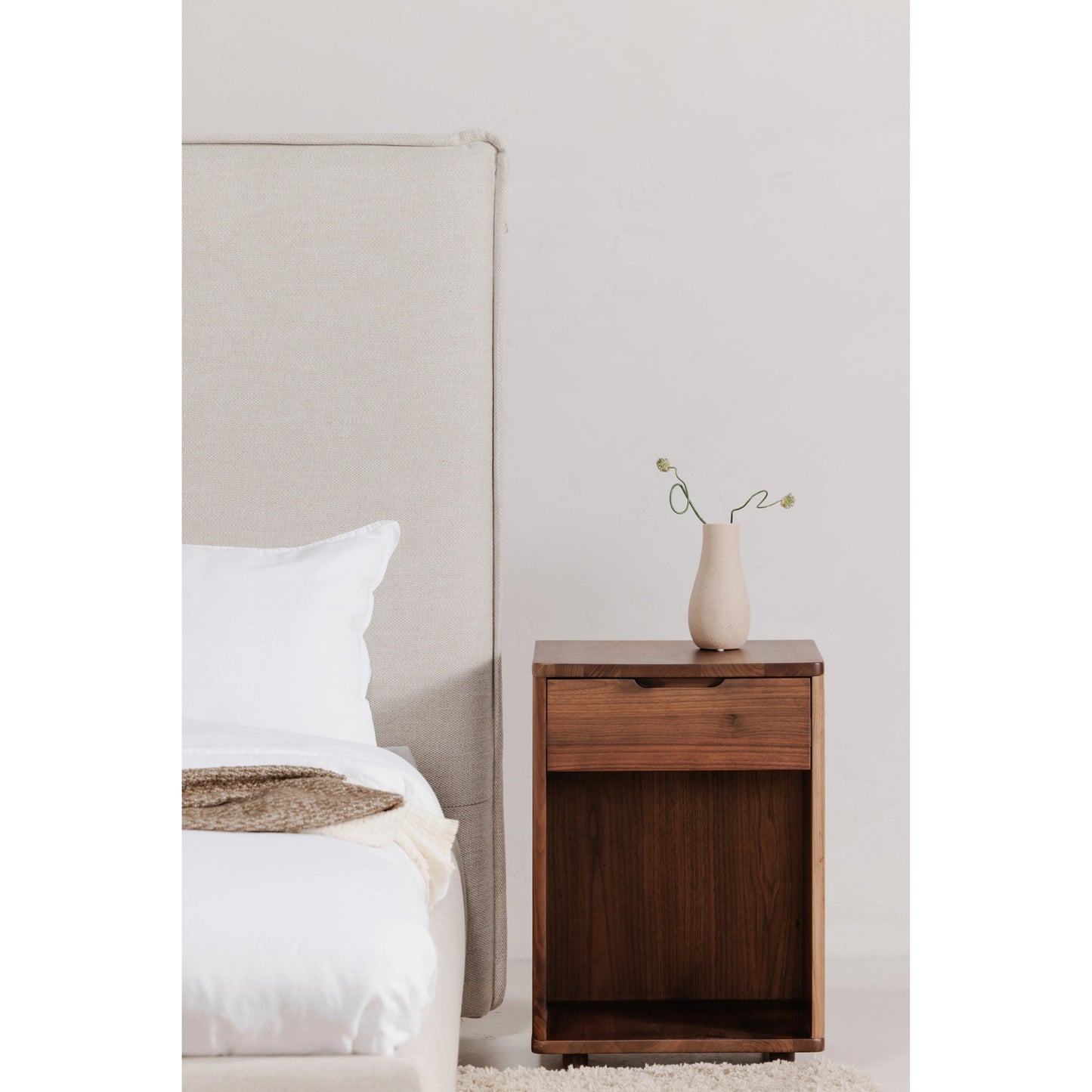007 SI-1771786 | Lifestyle | Osamu Walnut Nightstand by Moe's Home Collection in brown. Made from solid walnut, walnut veneer, mdf in a traditional style.