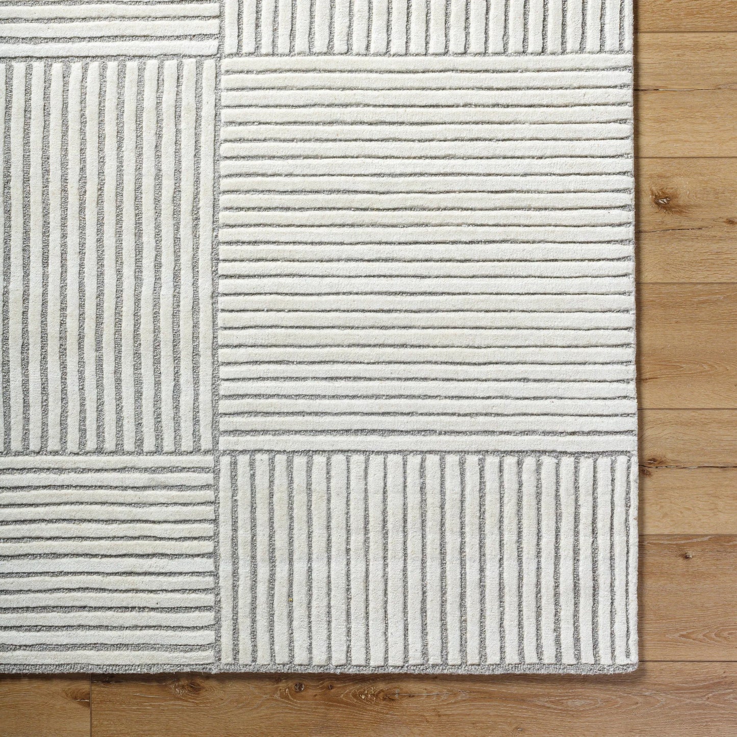 005 SI-2133443,SI-2133444,SI-2133445,SI-2133446 | Closeup | Brook Rug - 8494 by Livabliss in cream, medium gray. Made from face: 100% wool in a unique style.