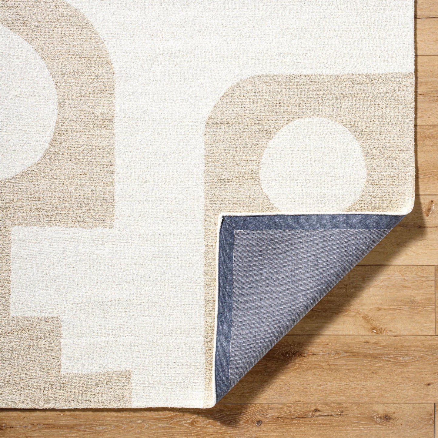 004 SI-2168078,SI-2168079,SI-2168080 | Closeup | Bournemouth Rug - 531088 by Livabliss in off-white, pearl, ash. Made from wool in a unique style.