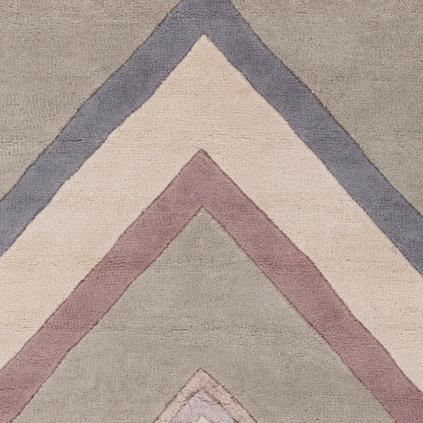 009 56907-9717 | Closeup | Modern Classics Rug - 12798 by Surya. Made from 100% new zealand wool in a unique style.