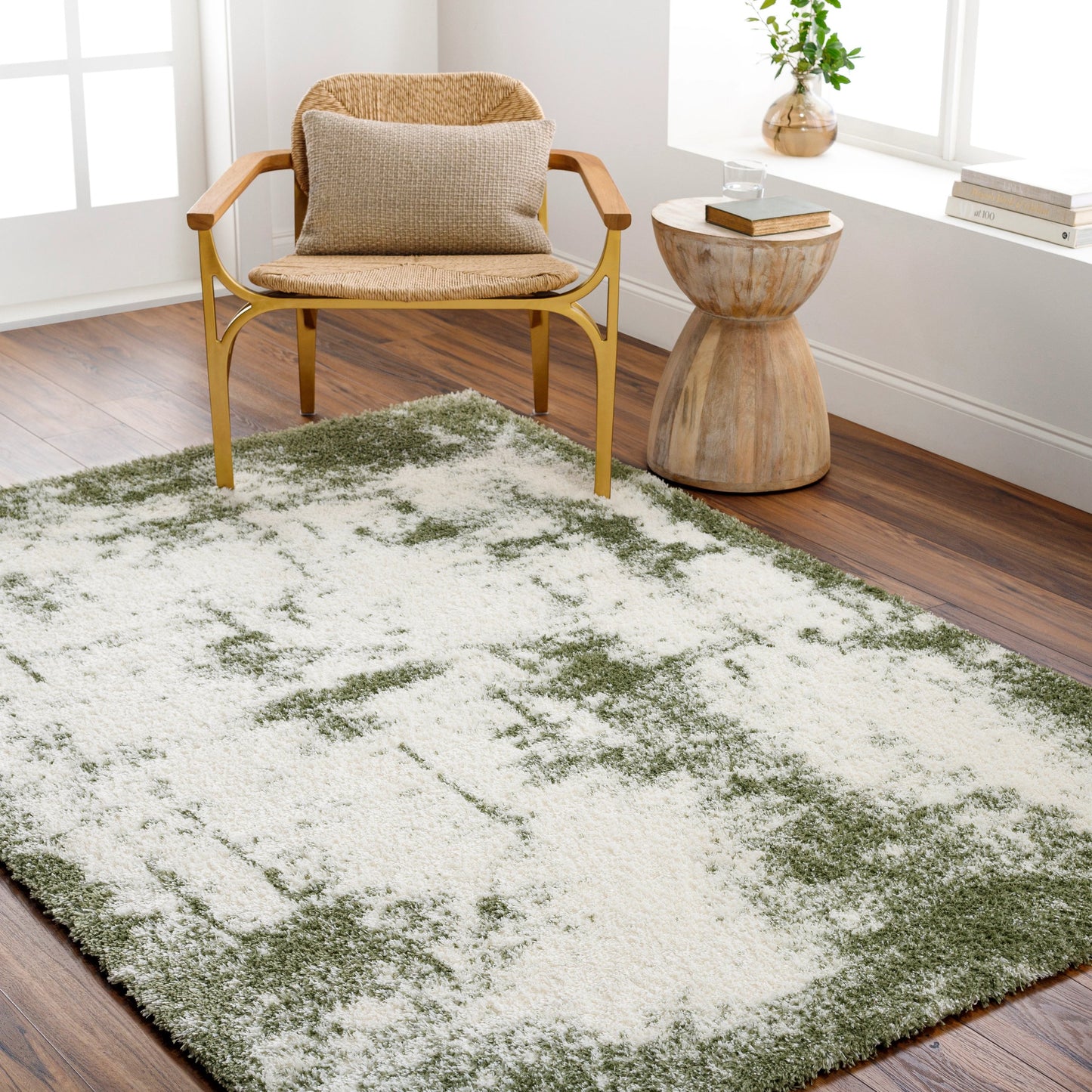 007 SI-2052510,SI-2052511,SI-2052512 | Lifestyle | Cloudy Shag Rug - 490572 by Livabliss in off-white, grass green. Made from face: 100% polyester, warp: 60% jute, 40% polyester in a unique style.