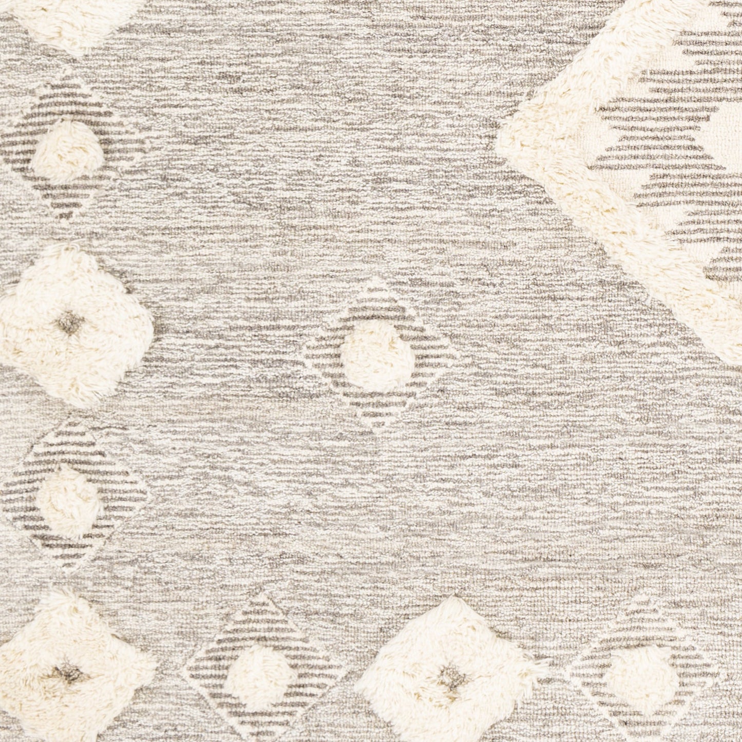 015 SR-755422,SR-755427 | Closeup | Cherokee Rug - 23799 by Surya. Made from 100% wool in a unique style.