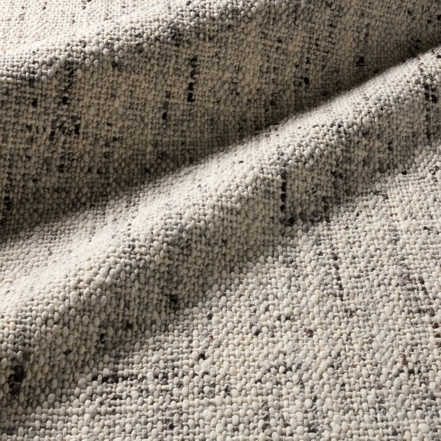 005 SI-2385998,SI-2444665,SI-2472746 | Closeup | Cambridge CMB03 Rug by Jaipur Living. Made from 100% wool in a unique style.