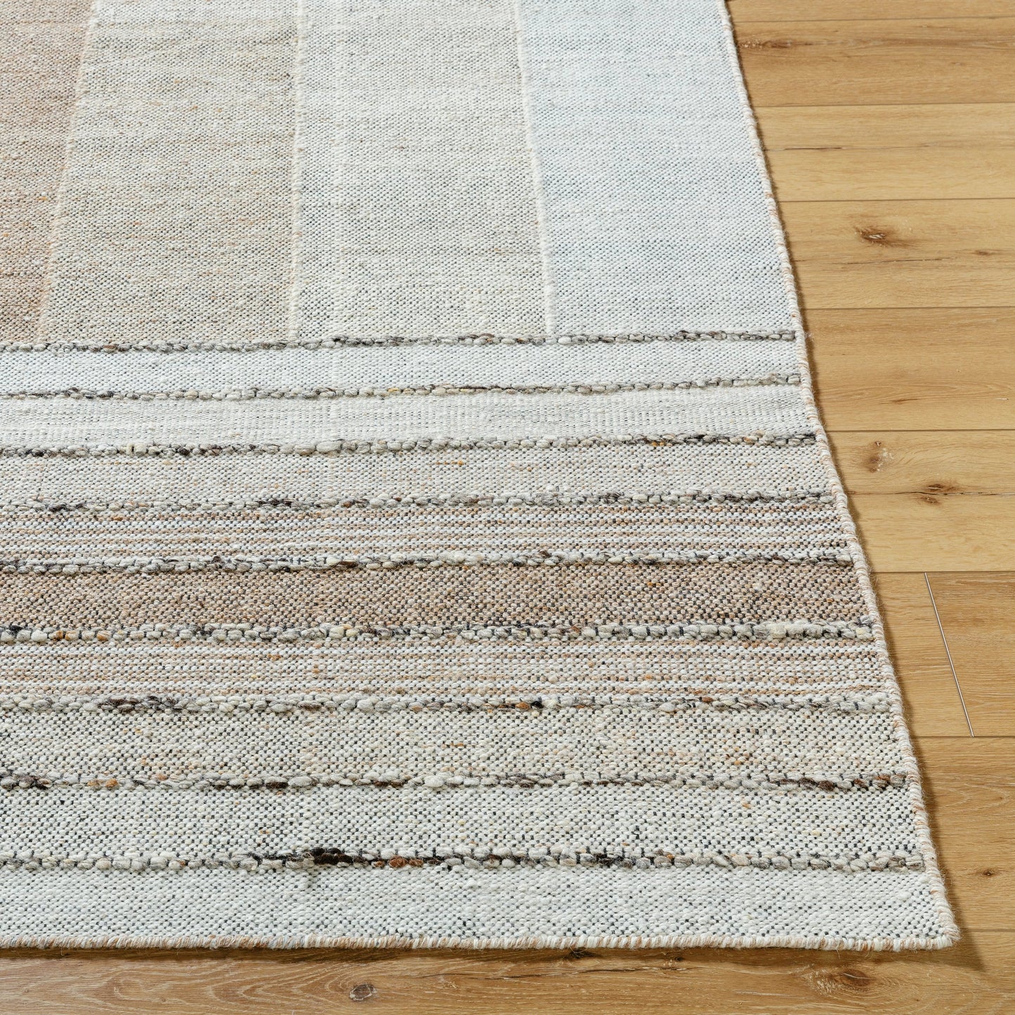 002 SI-2165685,SI-2165686,SI-2165687,SI-2165688,SI-2165689,SI-2165690 | Closeup | Celtic Rug - 537453 by Surya in ash, khaki, metallic - silver, sage. Made from wool in a unique style.