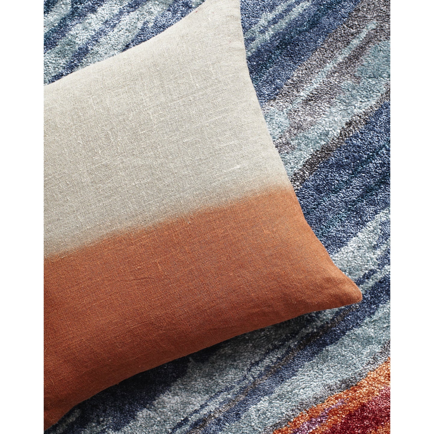 012 O-SURYA-DD012-1818D,O-SURYA-DD012-1818P | Lifestyle | Dip Dyed Pillow - 17981 by Surya. Made from 100% linen in a modern style.