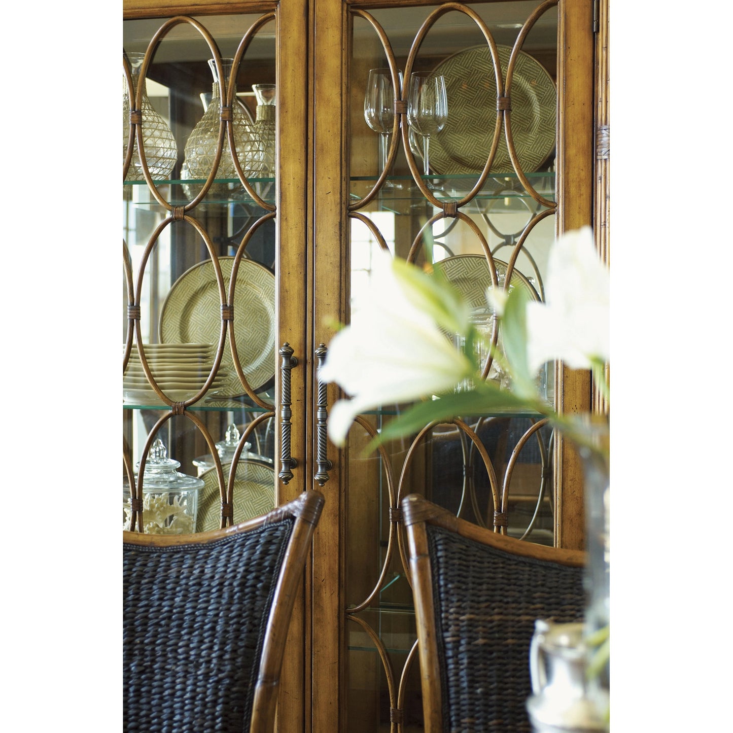 004 SR-836251 | Lifestyle | Mariana Display Cabinet by Tommy Bahama Home. Made from unique in a traditional style.