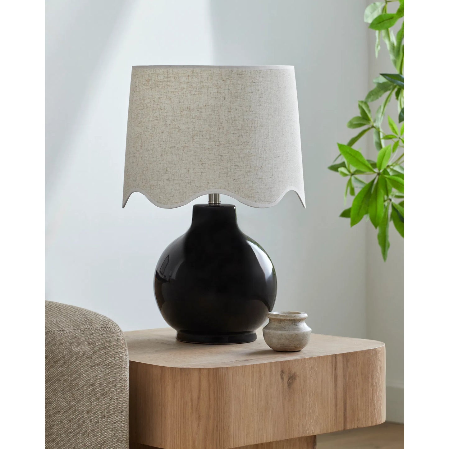 010 SI-2168557 | Lifestyle | Doheny Table Lamp II by Livabliss in high gloss. Made from ceramic, rattan, metal in a modern style.