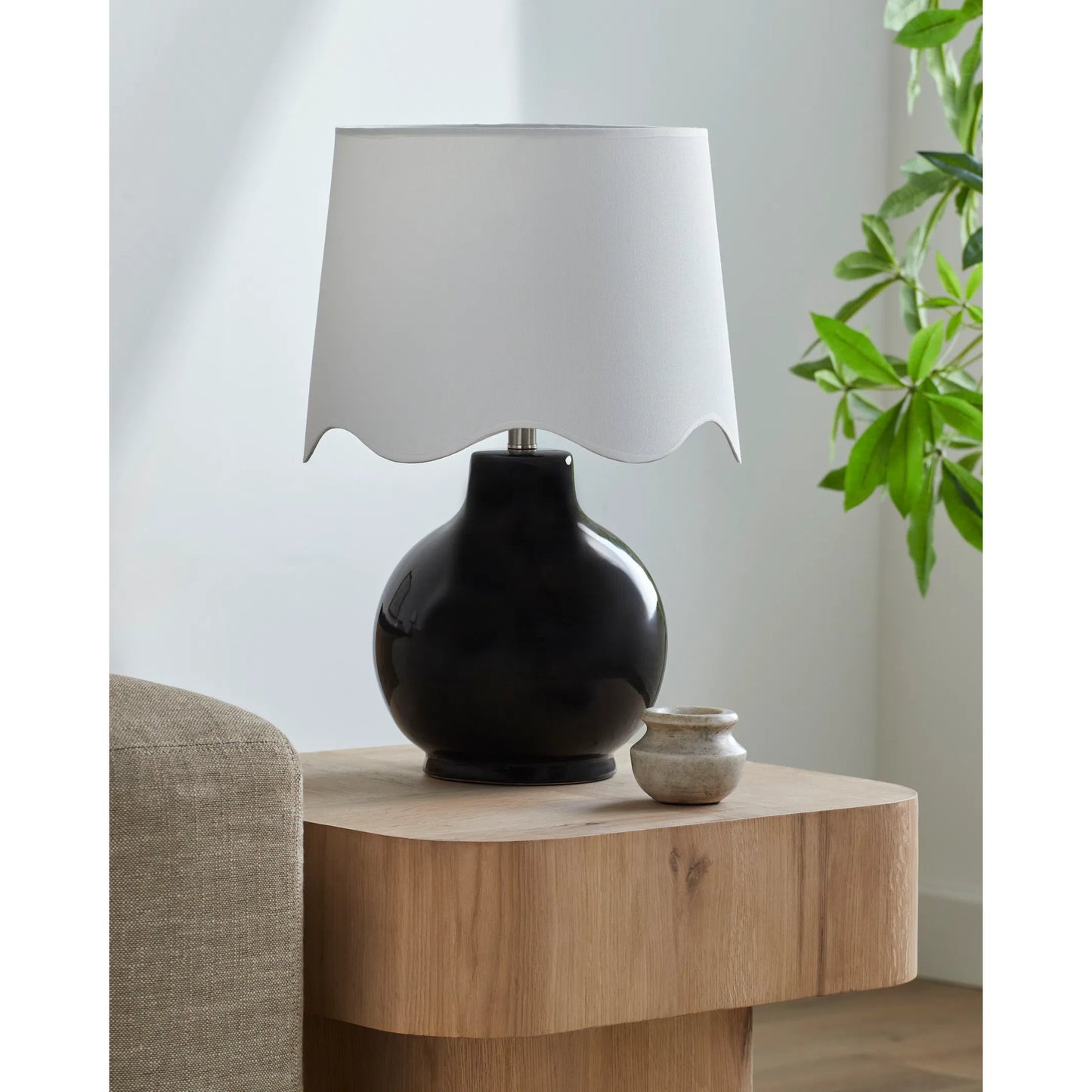 010 SI-2168558 | Lifestyle | Doheny Table Lamp III by Livabliss in high gloss. Made from ceramic, rattan, metal in a modern style.