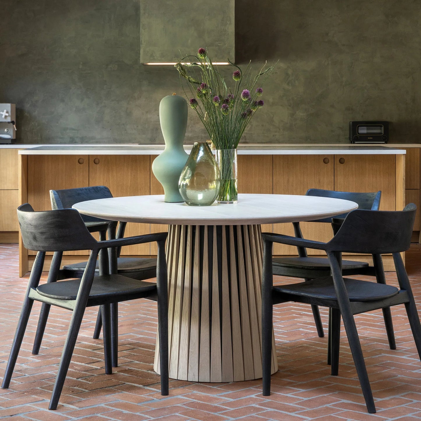 005 SI-2350481 | Lifestyle | Arlin Dining Table by Arch & Plane in light natural. Made from oak wood in a transitional style.