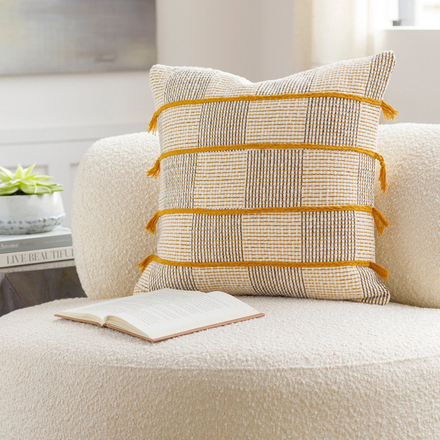 005 SI-1915201,SI-1915202,SI-1915205,SI-1915206 | Lifestyle | Draper Pillow - 32046 by Surya in pearl, off-white, warm grey, camel, light brown, copper. Made from front: 100% cotton, back: 100% cotton in a modern style.