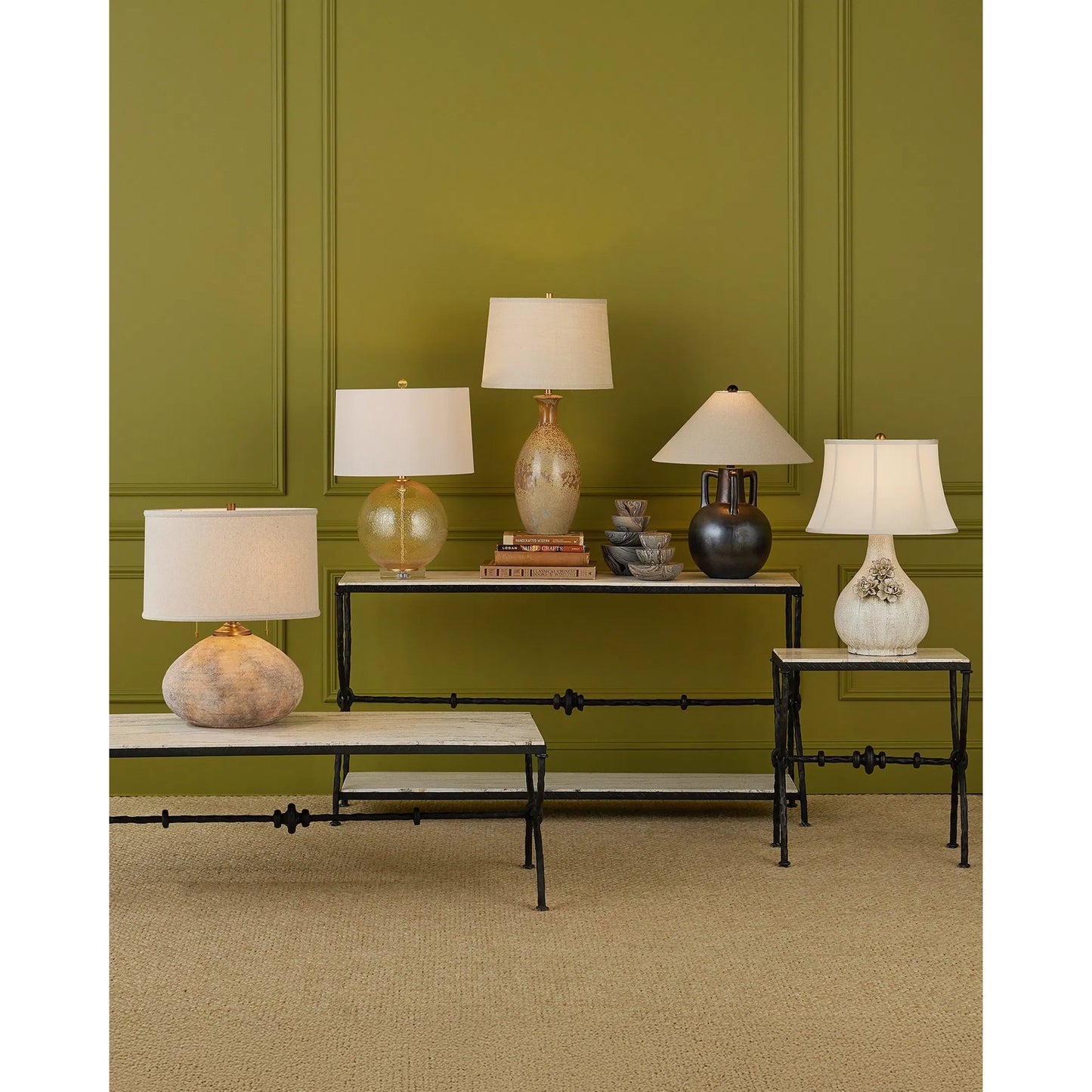 005 SI-2387187 | Lifestyle | Zebulon Round Table Lamp by Currey and Company in clear with gold speckles, contemporary gold leaf. Made from glass, optic crystal, meta in a modern style.